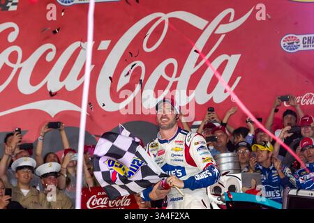 25. Mai 2014 – Concord, NC, USA – Concord, NC – 25. Mai 2014: Jimmie Johnson (48) gewinnt den Coca Cola 600 auf dem Charlotte Motor Speedway in Concord, NC. (Kreditbild: © ASP/Cal Sport Media/ZUMAPRESS.com) Stockfoto