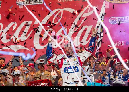 25. Mai 2014 – Concord, NC, USA – Concord, NC – 25. Mai 2014: Jimmie Johnson (48) gewinnt den Coca Cola 600 auf dem Charlotte Motor Speedway in Concord, NC. (Kreditbild: © ASP/Cal Sport Media/ZUMAPRESS.com) Stockfoto