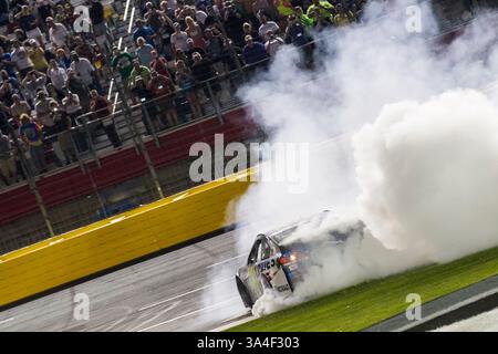 25. Mai 2014 – Concord, NC, USA – Concord, NC – 25. Mai 2014: Jimmie Johnson (48) gewinnt den Coca Cola 600 auf dem Charlotte Motor Speedway in Concord, NC. (Kreditbild: © ASP/Cal Sport Media/ZUMAPRESS.com) Stockfoto