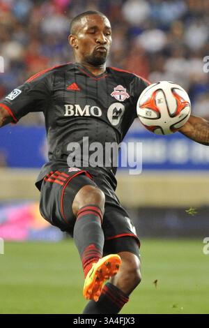 Juni 2014: Harrison, New Jersey, USA S - Toronto FC Stürmer JERMAIN DEFOE (18) kontrolliert einen Hochpass in der Red Bull Arena in Harrison New Jersey New York und Toronto zieht 2 zu 2 (Bild: © Brooks von arx/ZUMAPRESS.com) Stockfoto
