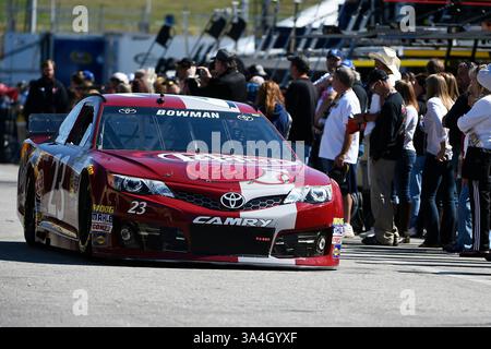 19. September 2014 – Loudon, NH, USA – 19. September 2014 – Loudon, New Hampshire, USA – Alex Bowman (23) fährt während eines Trainings der NASCAR Sprint Cup Series Sylvania 300 auf dem New Hampshire Motor Speedway in Loudon, New Hampshire. Eric Canha/CSM(Bild: © Eric Canha/Cal Sport Media/ZUMAPRESS.com) Stockfoto