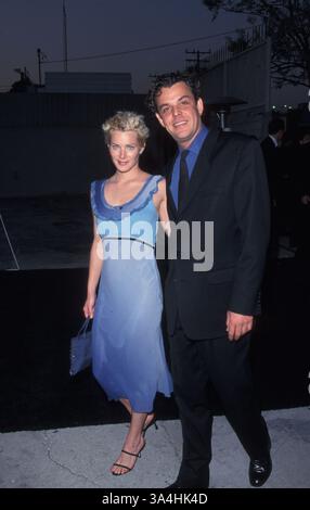 Juni 1999; Los Angeles, CA, USA; Schauspielerin ANGELA FEATHERSTONE bei der Eric Clapton Guitar Auction Party. Stockfoto