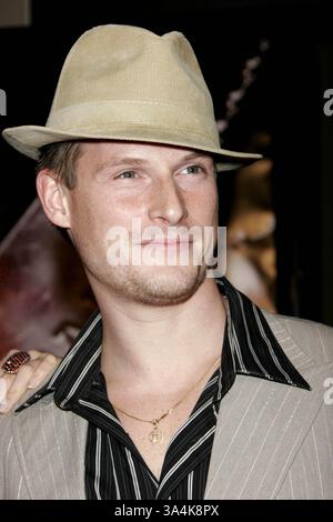 Oktober 2005 - Hollywood, KALIFORNIEN, USA - IVAN FENYO -. JARHEAD WORLD - PREMIERE -. ARCLIGHT THEATER, HOLLYWOOD, KALIFORNIEN - 10.27.2005 -. NINA PROMMER/ 2005.K45545NP.(Bild: © Globe Photos/ZUMAPRESS.com) Stockfoto