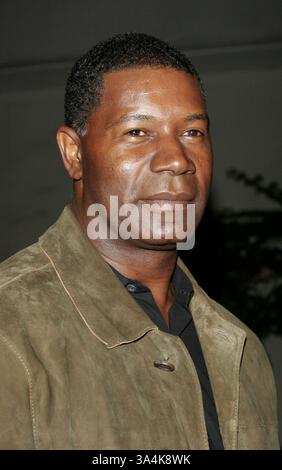 Oktober 2005 - Hollywood, KALIFORNIEN, USA - DENNIS HAYSBERT -. JARHEAD WORLD - PREMIERE -. ARCLIGHT THEATER, HOLLYWOOD, KALIFORNIEN - 10.27.2005 -. NINA PROMMER/ 2005.K45545NP.(Bild: © Globe Photos/ZUMAPRESS.com) Stockfoto