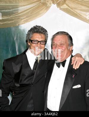 April 2008 - 12. April 2008 - White Plains, NY, USA - Tommy Tune (Honoree) und Peter Duchin nehmen an den 63. Boys' Towns of Italy Teil, die im Ritz Carlton Hotel stattfinden. Foto: Anthony G. Moore/ K57848AGM.(Bild: © Globe Photos/ZUMAPRESS.com) Stockfoto