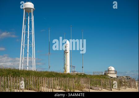 18. September 2013 die Orbital Sciences Corporation Antares-Rakete mit ihrem Cygnus-Frachtraumschiff an Bord, Orbital Sciences Corp startete am 18. September 2013 den ersten Flug seines unbemannten Frachtschiffs Cygnus zur Internationalen Raumstation. am Mittwochmorgen wurde Eine Rakete der Orbital Sciences Corporation erfolgreich abgesprengt, die das zweite private Frachtschiff auf einer Versorgungsmission zur Internationalen Raumstation (ISS) transportierte. die unbemannte Antares-Rakete hob am NASA-Testflugplatz Wallops Island in Wallop ab Stockfoto