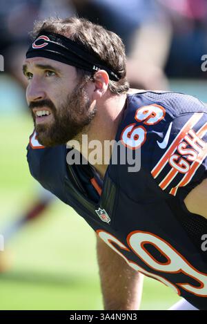 5. Oktober 2014: Die Chicago Bears beenden Jared Allen #69 vor dem NFL-Fußballspiel zwischen den Chicago Bears und den Carolina Panthers im Bank of America Stadium in Charlotte, NC. (Bild: © Evan Pike/Cal Sport Media/ZUMAPRESS.com) Stockfoto