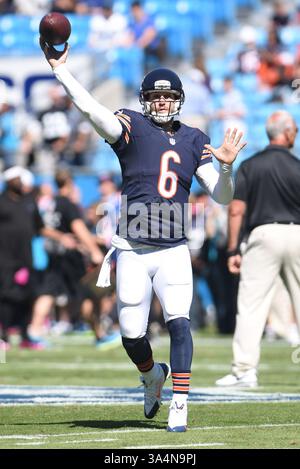 5. Oktober 2014: Chicago Bears Quarterback Jay Cutler #6 vor dem NFL-Fußballspiel zwischen den Chicago Bears und den Carolina Panthers im Bank of America Stadium in Charlotte, NC. (Bild: © Evan Pike/Cal Sport Media/ZUMAPRESS.com) Stockfoto