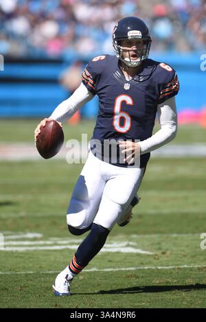 5. Oktober 2014: Chicago Bears Quarterback Jay Cutler #6 während des NFL-Fußballspiels zwischen den Chicago Bears und den Carolina Panthers im Bank of America Stadium in Charlotte, NC. (Bild: © Evan Pike/Cal Sport Media/ZUMAPRESS.com) Stockfoto