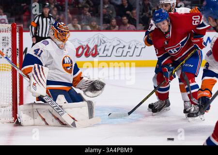 17. JANUAR 2015: Christian Thomas #60 und Jaroslav Halak #41 der New York Islanders sehen den Puck während eines NHL-Spiels zwischen den New York Islanders und den Montreal Canadiens im Bell Centre in Montreal, Quebec, Kanada. Philippe Bouchard/CSM(Bild: © Philippe Bouchard/Cal Sports Med/Cal Sport Media/ZUMAPRESS.com) Stockfoto