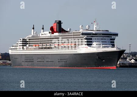 Cunard Line RMS Queen Mary 2, Abfahrt Southampton. Stockfoto