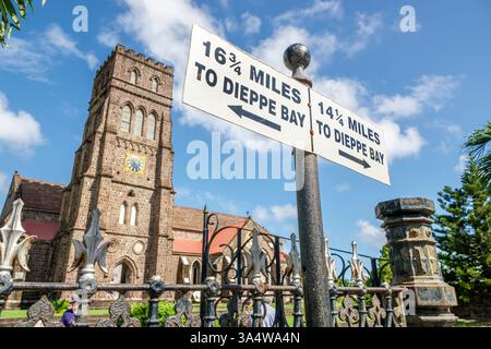 Basseterre St. St. Kitts und Nevis, Church Street, St. George's anglikanische Kirche, historische Kirche, Steinarchitektur, gotisches Revival, Uhrenturm, Religiou Stockfoto