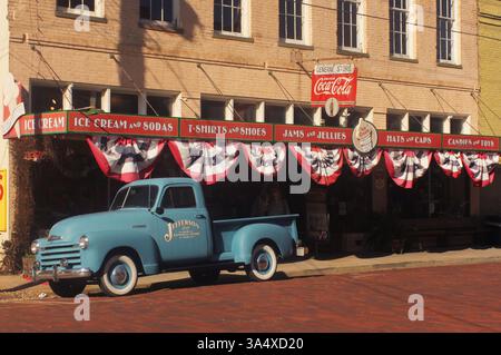 Jefferson TX - 8. Januar 2025: Historischer Jefferson General Store in der Innenstadt von Jefferson, Texas Stockfoto