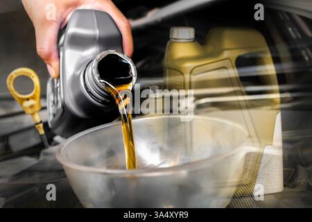 Ölwechselprozess in der Kfz-Werkstatt, Double Exposure, goss der Mechaniker Motoröl in einen Trichter am Motoröleinfüllstutzen Stockfoto