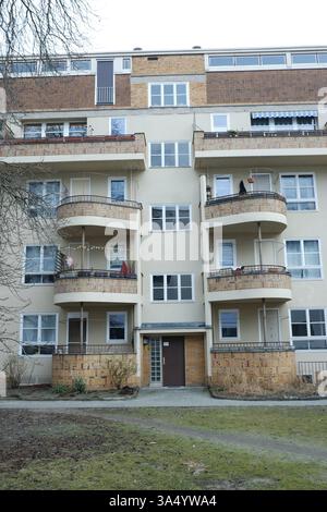 Seimensstadt in Berlin Charlottenburg 2025 umfasst ikonische Sozialwohnungen 1929–34, die von Architekten unter anderem Walter Gropius entworfen wurden. Stockfoto