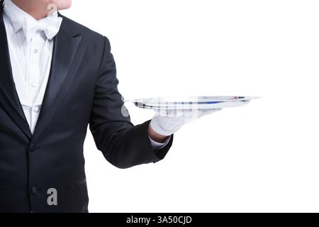 Glücklicher chinesischer Kellner mit Serviertablett. Ein Experte im Gastgewerbe in einem Hotel oder Restaurant, perfekt für Service und Gästeerlebnis. Stockfoto