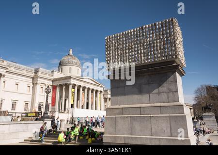 Vierter Sockel der Kommission MIL Veces un Instante (Tausendmal an Instant) von Teresa Margolles am Trafalgar Square, London, England, Großbritannien Stockfoto
