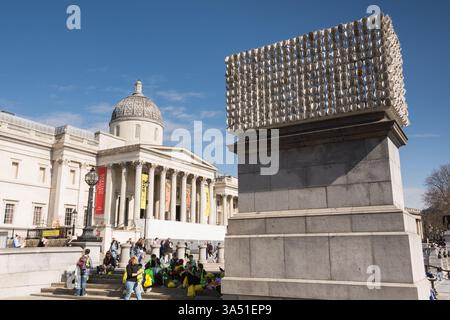 Vierter Sockel der Kommission MIL Veces un Instante (Tausendmal an Instant) von Teresa Margolles am Trafalgar Square, London, England, Großbritannien Stockfoto