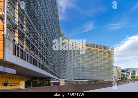 Berlaymont, Gebäude des Hauptsitzes der Europäischen Kommission für die Europäische Union im Europäischen Viertel der Stadt Brüssel, Region Brüssel-Hauptstadt, Stockfoto