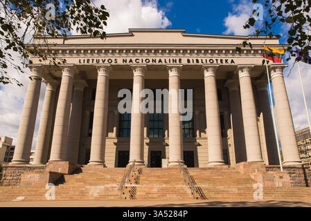 Fassade des Gebäudes der Nationalbibliothek Martynas Mazvydas in Vilnius Stockfoto
