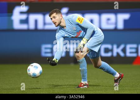 Fußball, 1. Bundesliga, Spieltag 26, 2024/2025, 1. FC Heidenheim vs. Holstein Kiel, 16.03.2025, Voith-Arena, Heidenheim, Deutschland, Timon WEINER (Holste Stockfoto