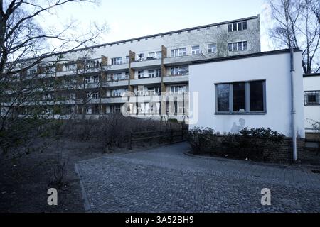 Seimensstadt in Berlin Charlottenburg 2025 umfasst ikonische Sozialwohnungen 1929–34, die von Architekten unter anderem Walter Gropius entworfen wurden. Stockfoto