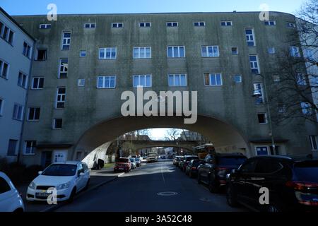 Seimensstadt in Berlin Charlottenburg 2025 umfasst ikonische Sozialwohnungen 1929–34, die von Architekten unter anderem Walter Gropius entworfen wurden. Stockfoto