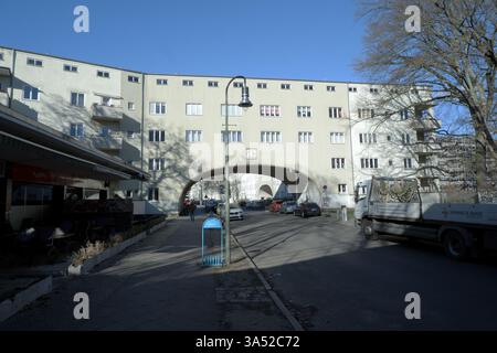 Seimensstadt in Berlin Charlottenburg 2025 umfasst ikonische Sozialwohnungen 1929–34, die von Architekten unter anderem Walter Gropius entworfen wurden. Stockfoto
