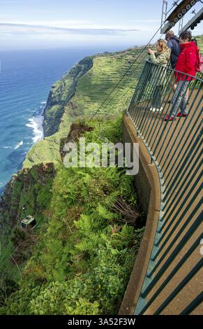 Steilste Seilbahn in Achadas da Cruz, Teleferico das Achadas da Cruz, Achadas da Cruz, Touristenattraktion, Gemeinde Porto Moniz, Madeira, Por Stockfoto