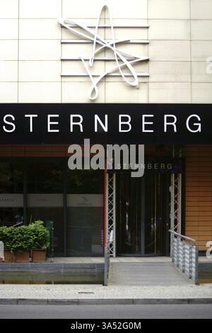 Berlin, Deutschland - 21. Juni 2016: Eingang zur Sternberg Spielbank und zum Theater und Kasino am 21. Juni 2016 in Berlin Stockfoto