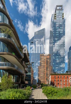New York, USA, 13. August 2024. Blick auf die High Line, einen erhöhten linearen Park und Greenway auf der Westseite von Manhattan Stockfoto