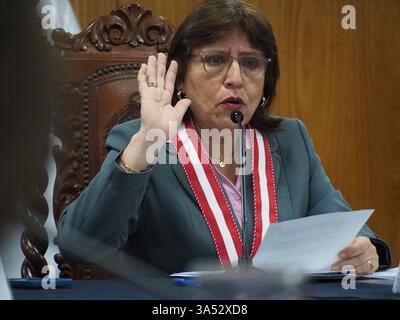 Lima, Peru. März 2025. Delia Espinoza Valenzuela, Generalstaatsanwältin von Peru, hält eine Pressekonferenz über die Herausforderungen, vor denen die Staatsanwaltschaft in Peru steht, den Kampf gegen Korruption und symbolträchtige Fälle, das Problem der Unsicherheit der Bürger und die Beziehungen zwischen der Generalstaatsanwaltschaft, auch bekannt als peruanisches Ministerium, und anderen Regierungsstellen. Quelle: Fotoholica Presseagentur/Alamy Live News Stockfoto