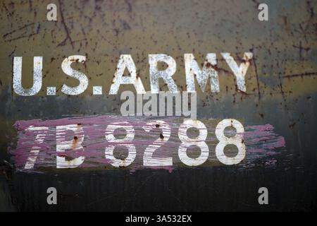 Ein stillgelegter und verrosteter Armeepanzer für chemische Flüssigkeiten der amerikanischen Streitkräfte Stockfoto