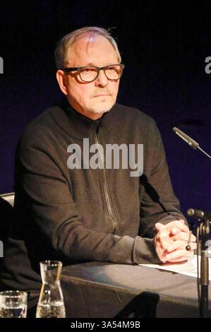 Olli Dittrich bei der lit. Köln 2025 Veranstaltung viele Dank für die Blumen die große lit. Köln-Gala in der Philharmonie. Köln, 20.03.2025 *** Olli Dittrich bei der Veranstaltung lit Cologne 2025 Vielen Dank für die Blumen die große beleuchtete Kölner Gala in der Philharmonie Köln, 20 03 2025 Foto:XR.xSchmiegeltx/xFuturexImagex Gala 5328 Stockfoto