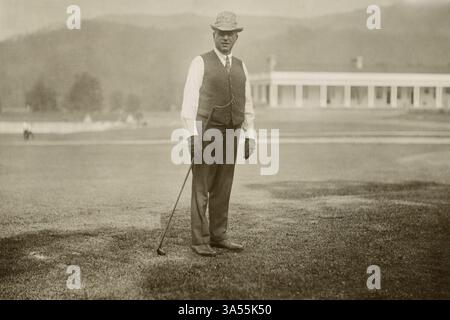 Charles M. Schwab, amerikanischer Stahlmagnat, auf Golfplatz 1916. Stockfoto