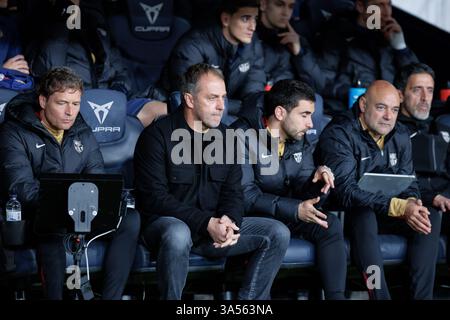 Barcelona, Spanien. Februar 2025. Der Trainer Hansi Flick spielte beim spanischen Copa del Rey Spiel zwischen dem FC Barcelona und dem Club Atletico de Stockfoto