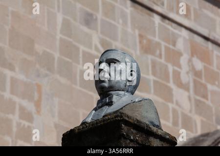 Taxco, Mexiko - 18. November 2024: Denkmal für den Präsidenten von Mexiko Benito Juarez in der magischen Stadt Taxco de Alarcon. Stockfoto