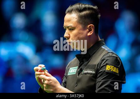 21. März 2025; Telford International Centre, Telford, England: 2025 The Players Championship, Tag 5; Xiao Guodong Stockfoto