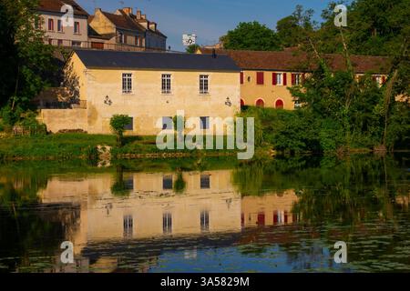 Frankreich, Indre (36), Le Blanc, Fluss La Creuse, alte Villen Stockfoto