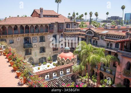 Riverside, Kalifornien, USA - 07-06-19: Blick auf die historische Architektur des Mission Inn Hotel and Spa. Stockfoto