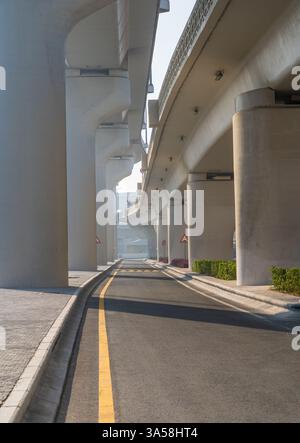 Doha, Katar - 24. Februar 2025: Blick auf den Sabah Al Ahmad Corridor Stockfoto