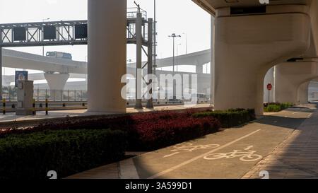 Doha, Katar - 24. Februar 2025: Blick auf den Sabah Al Ahmad Corridor Stockfoto
