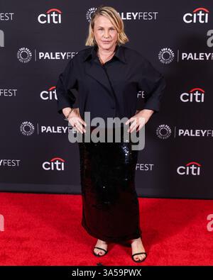 Hollywood, Usa. März 2025. HOLLYWOOD, LOS ANGELES, KALIFORNIEN, USA - 21. MÄRZ: Die US-amerikanische Schauspielerin und Aktivistin Patricia Arquette kommt 2025 beim PaleyFest LA (42. Jährliches William S. Paley Television Festival) an – Apple TV’s „Season 2“, das am 21. März 2025 im Dolby Theatre in Hollywood, Los Angeles, Kalifornien, USA stattfindet. (Foto: Xavier Collin/Image Press Agency) Credit: Image Press Agency/Alamy Live News Stockfoto