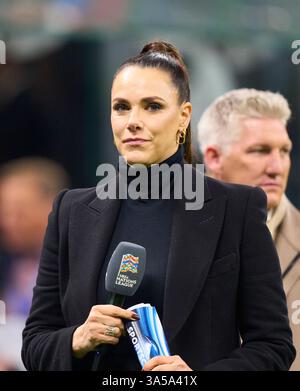 Esther Sedlaczek, Moderatorin ARD Sport Moderatorin, Sportmoderatorin, Journalistin, beim Spiel der UEFA Nations League 2025 ITALIEN - DEUTSCHLAND 1-2 in der Saison 2024/2025 am 20. März 2025 in Mailand, Italien. Fotograf: Peter Schatz Stockfoto