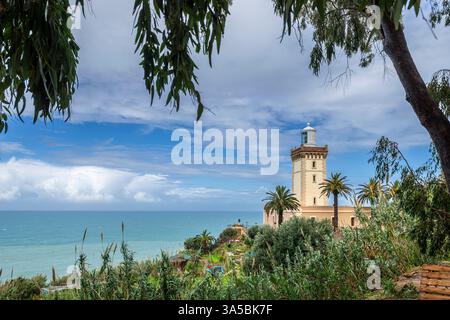 Cape Spartel Lighthouse, südlicher Eingang zur Straße von Gibraltar, Tanger, Marokko, Nordafrika. Stockfoto