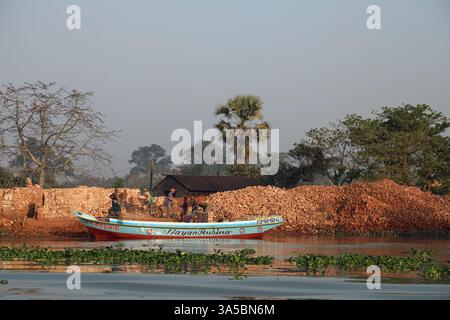 Ziegelherstellung in Bangladesch Stockfoto