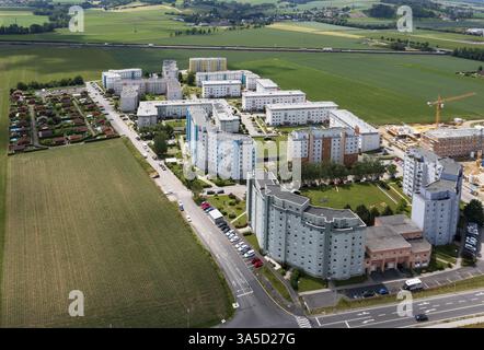 Drohnenbild, Wohngebäude, Hochhaus- und Kleingartengut, Asten, Landkreis Linz, Oberösterreich, Österreich, Europa Stockfoto