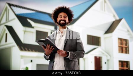 Fokussierter afroamerikanischer Mann, der Wohneigentum für Beurteilungsvertrag inspiziert. Stockfoto