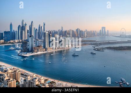 Die Skyline von jumeirah Beach in der Abendsonne, dubai Stockfoto