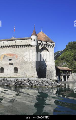 Herrliche mittelalterliche Burg Chillon am Genfersee in der Schweiz Stockfoto